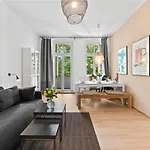 Holiday 33 Apartments E-G Schönhauser Allee