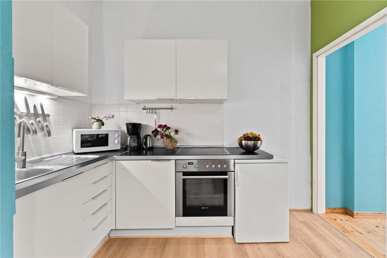 33 E-g Schönhauser Allee * Berlin