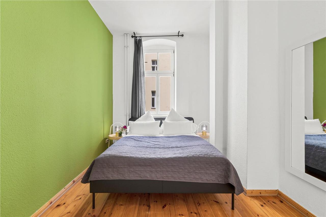 33 E-g Schönhauser Allee Apartment *