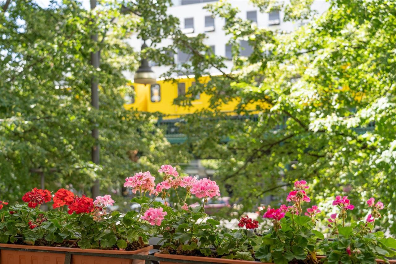 33 E-g Schönhauser Allee * Berlin