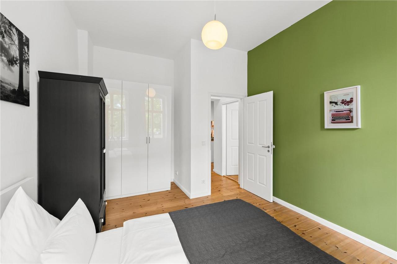 33 E-g Schönhauser Allee Apartment Berlin