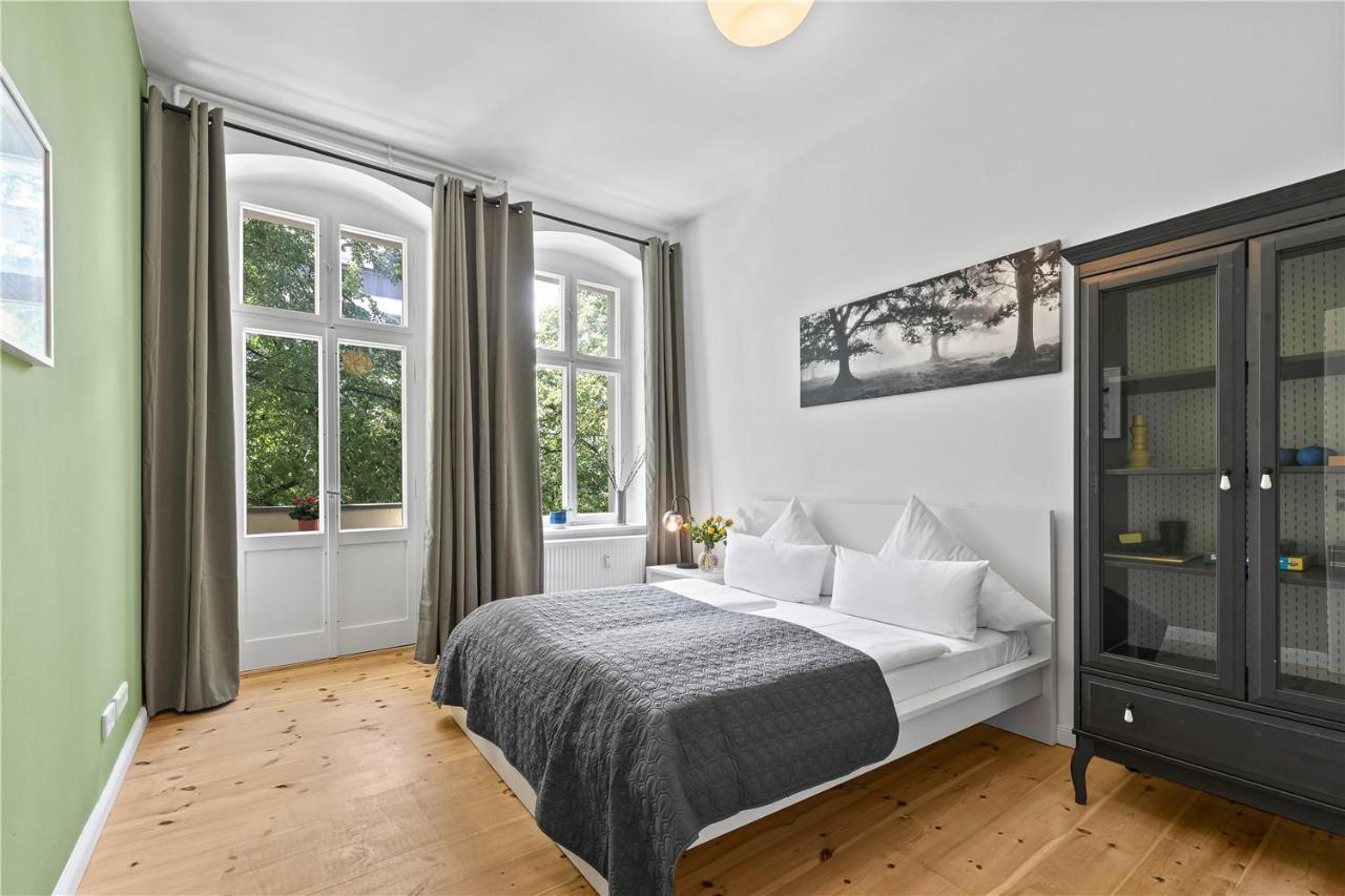 Apartment 33 E-g Schönhauser Allee *