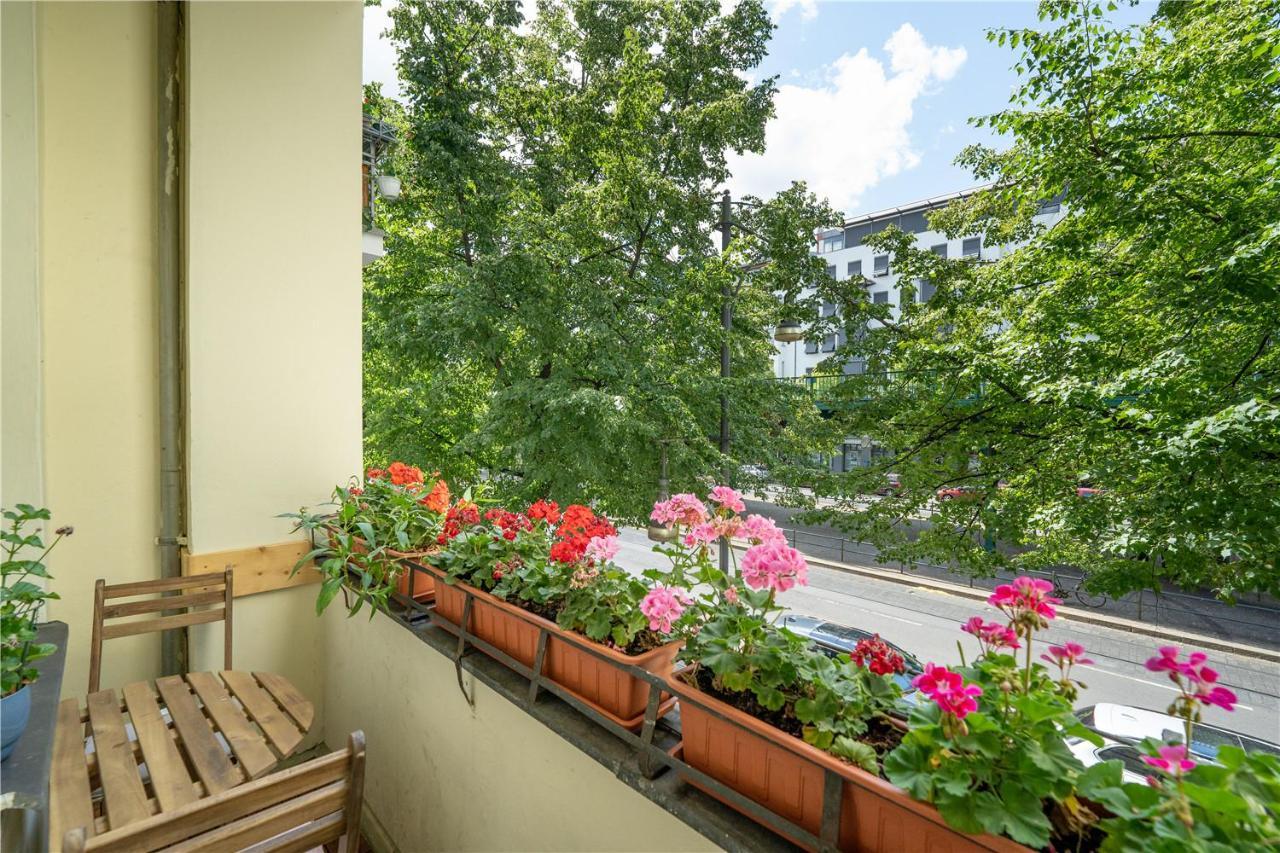 33 E-g Schönhauser Allee