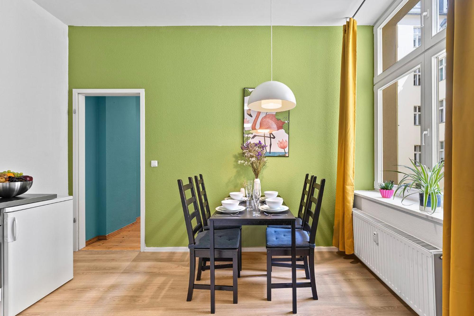 33 E-g Schönhauser Allee * Berlin